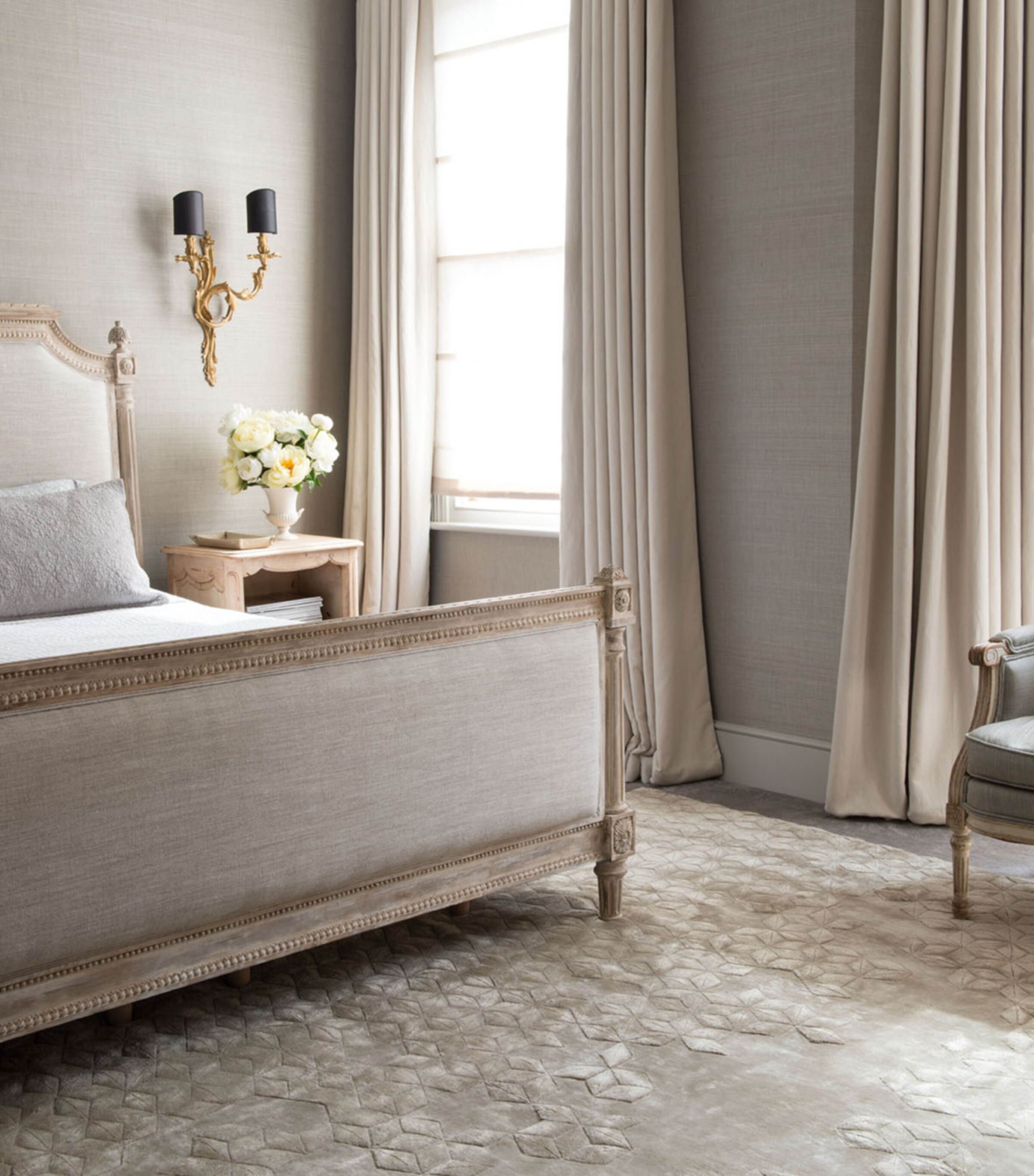 x Helen Amy Murray Star Silk Rug (2.74m x 1.83m)