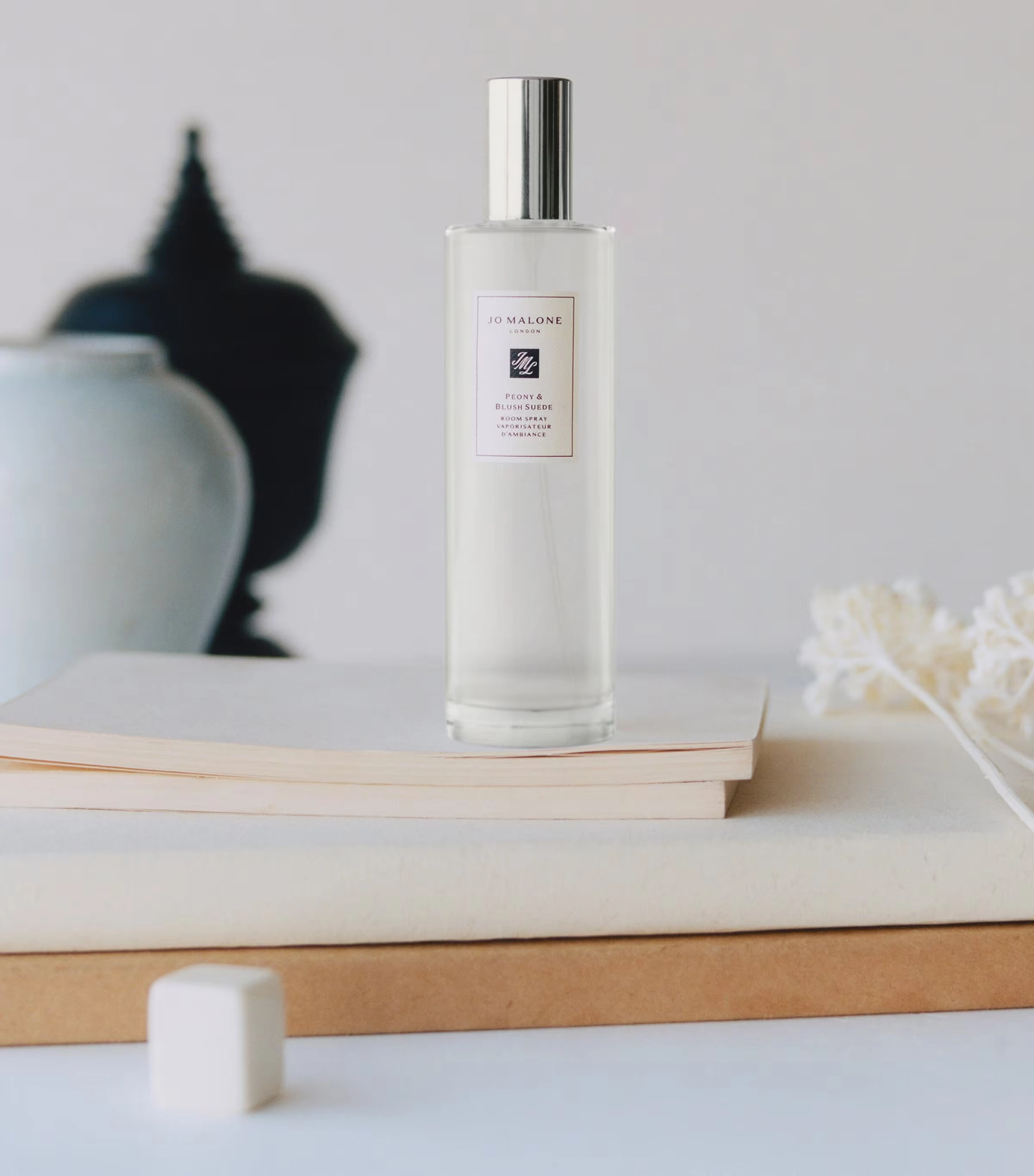 Peony & Blush Suede Room Spray (100ml) 4 Peony & Blush Suede Room Spray (100ml)