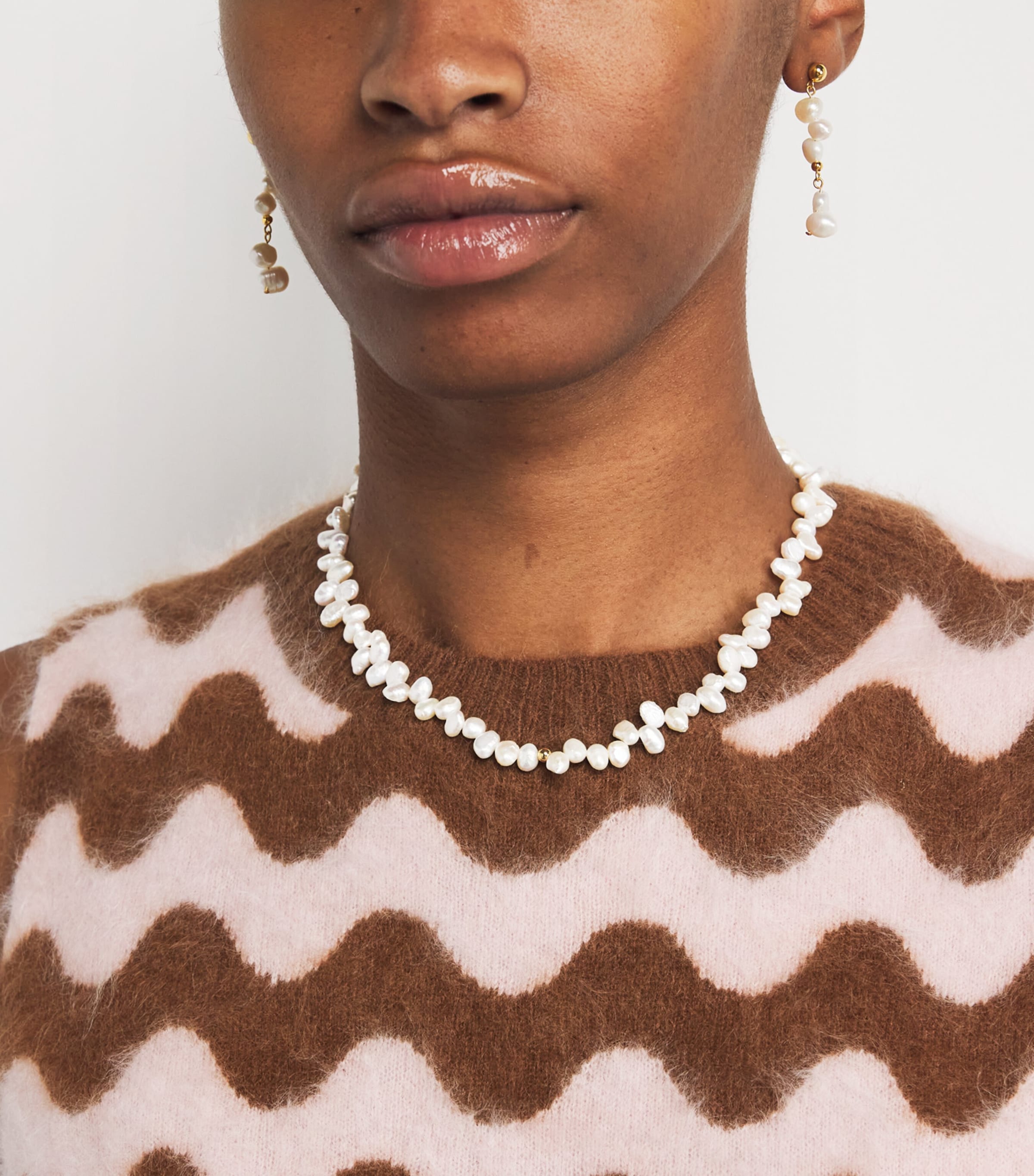 Gold-Plated Pearly Drop Necklace 4 Gold-Plated Pearly Drop Necklace