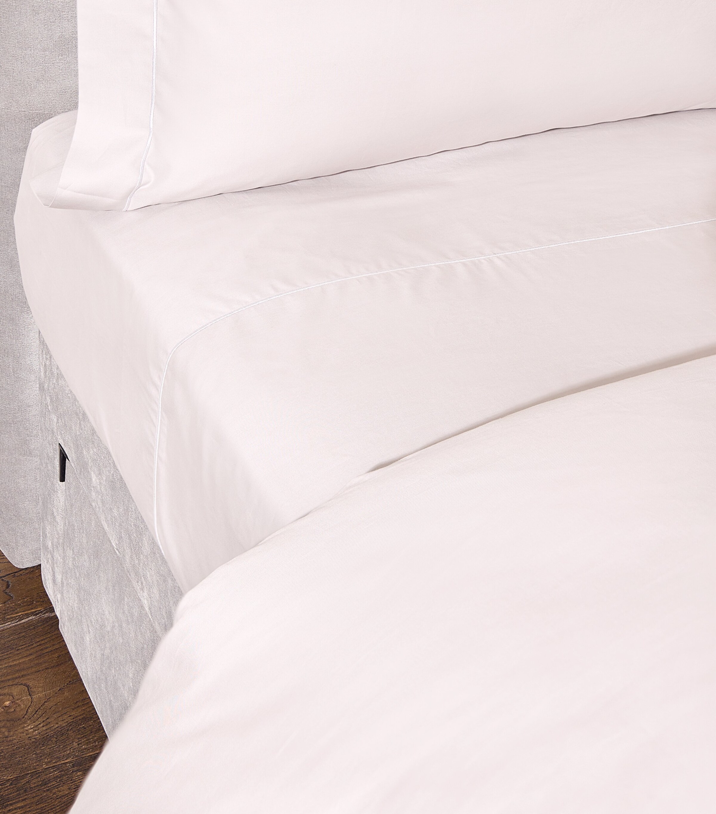 Chester Super Emperor Duvet Cover Set (290cm x 235cm)