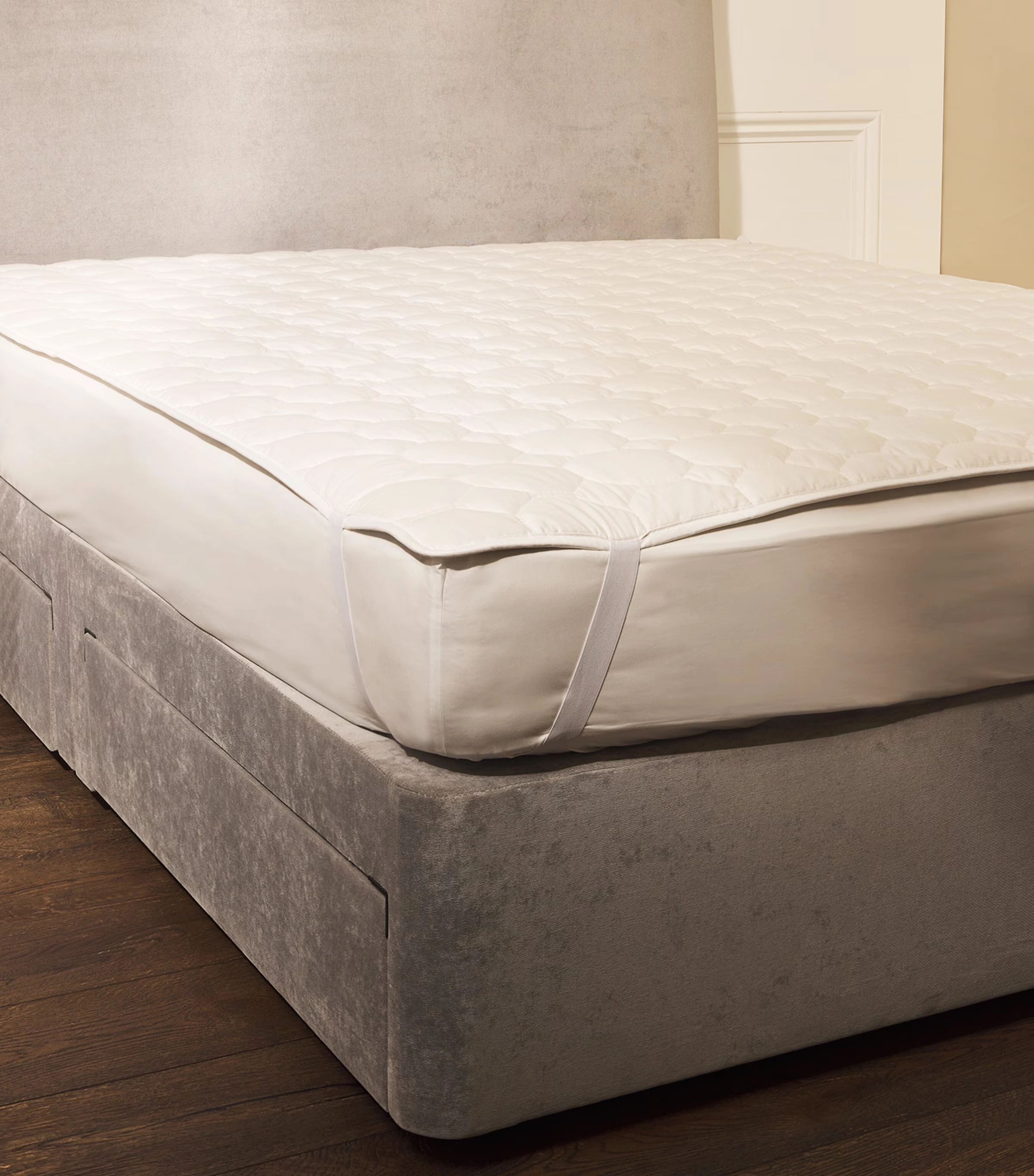 Cotton Double Mattress Protector (135cm x 190cm)